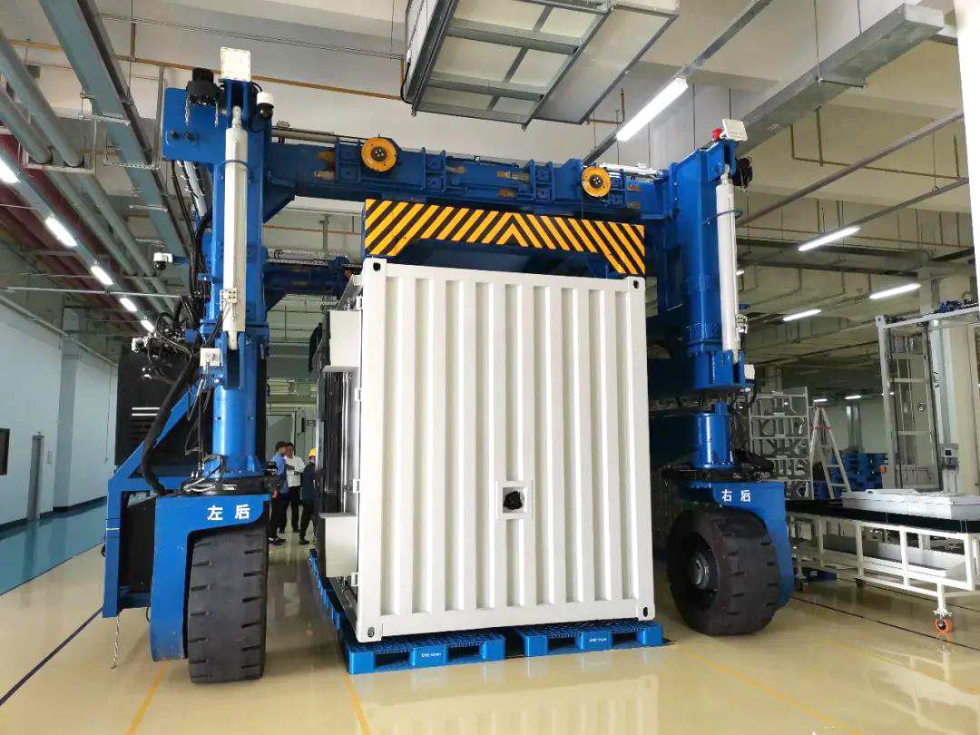 40t Straddle Carrier