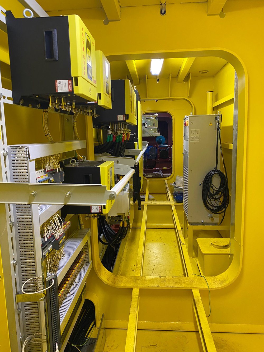 bridge-crane-girder-electric-control-room