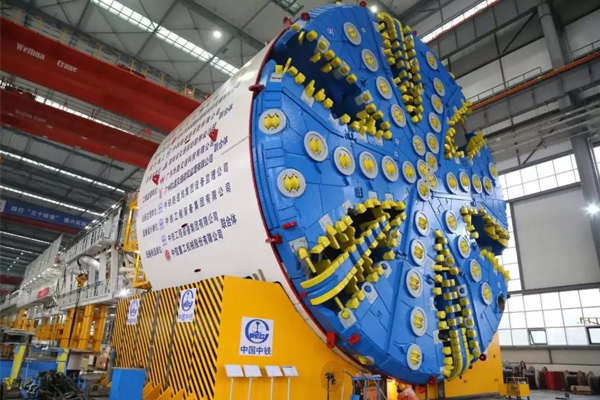 tunneling-shield-crane